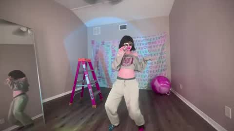 salem online show from February 10, 5:03 am