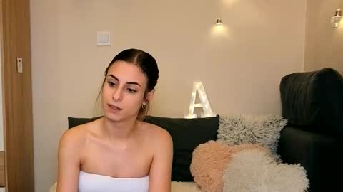 Ana online show from September 11, 7:04 pm