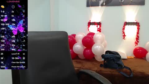 Snapshot of hilaryclowerx chatting on February 12, 3:07 am H I L A R Y online show from February 12, 3:07 am