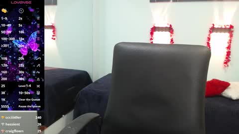 Snapshot of hilaryclowerx chatting on March 6, 9:14 am H I L A R Y online show from March 6, 9:14 am