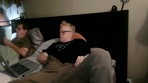 TwoDaddies online show from January 11, 1:33 am