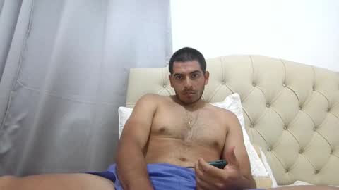 Snapshot of himoreno97 chatting on October 1, 2:43 am Hi moreno online show from October 1, 2:43 am