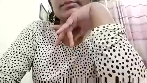 himuhimu22 online show from January 6, 7:40 pm