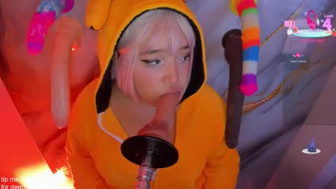 hinata_dolly online show from December 4, 11:32 am