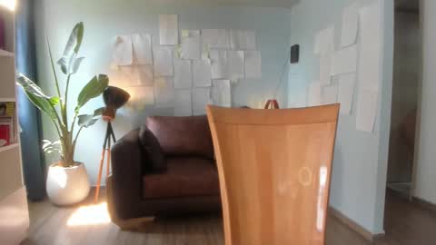 Hinnata online show from November 29, 6:15 pm