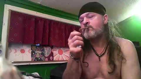 hippiedad333 online show from March 18, 10:54 am