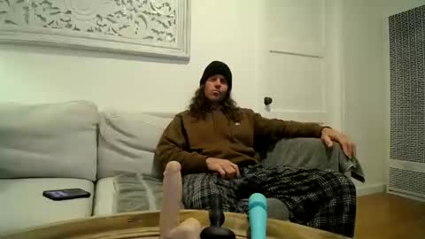 Hippie Jijm online show from April 2, 6:15 pm