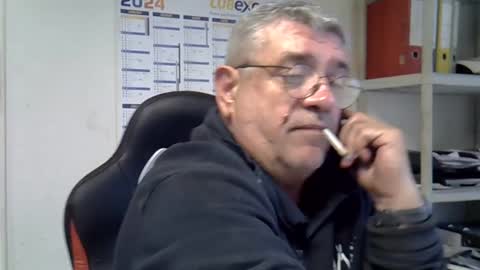 hippo online show from December 5, 10:39 am