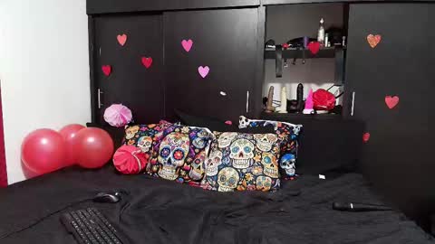 Elizabeth online show from February 15, 1:10 am