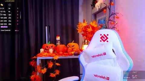 Ella online show from November 1, 6:18 pm