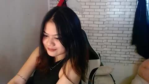 hoelyfloryn online show from February 18, 11:59 pm