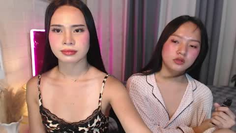 hoelymolly online show from April 7, 6:32 pm