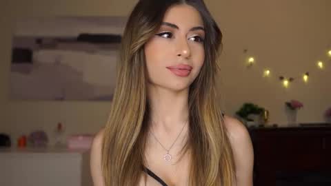 Moni Monica online show from February 19, 8:02 am