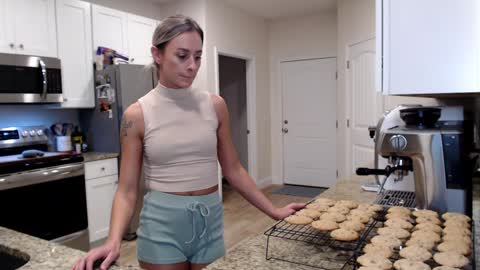 Holi Hurricane online show from October 3, 4:54 am