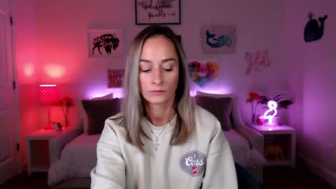 Holi Hurricane online show from September 29, 4:33 am