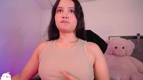 holly_16 online show from November 9, 8:55 pm