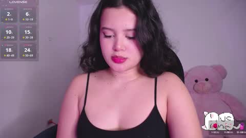 holly_16 online show from March 5, 3:08 am