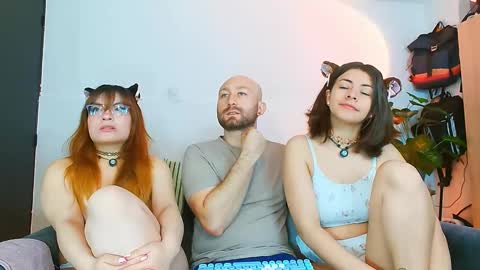 Holly and Honey online show from February 16, 9:57 pm