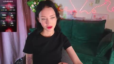 holly_berryy_ online show from October 5, 2:09 am