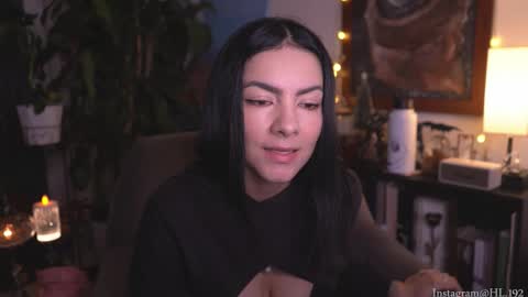 Holly Linder online show from December 17, 2:29 am