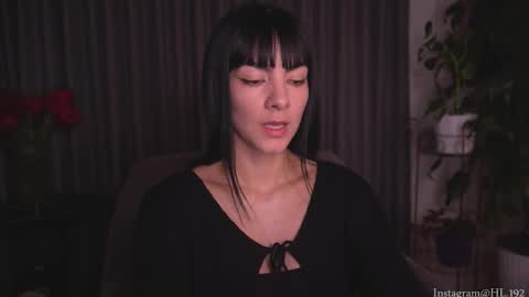 Holly Linder online show from October 29, 2:13 am