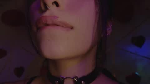 holly online show from February 18, 4:01 am