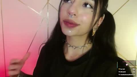 Snapshot of hollyxx_ chatting on March 1, 6:43 pm holly online show from March 1, 6:43 pm