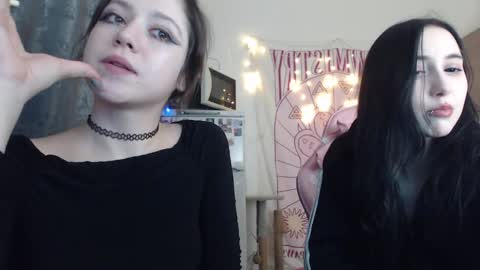 Ho Lee Sheet online show from January 16, 7:10 pm