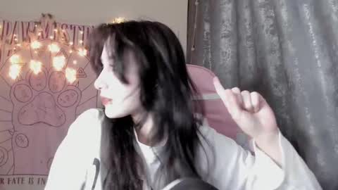 Ho Lee Sheet online show from September 13, 5:15 pm