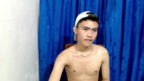 Snapshot of holy_fucker21 chatting on September 20, 6:44 pm Jayjay online show from September 20, 6:44 pm