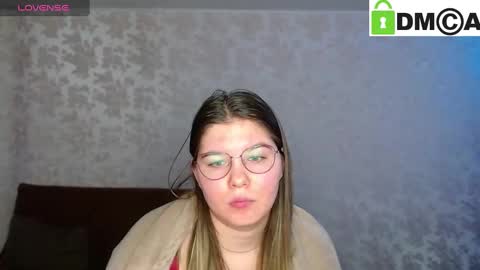 Welcome guys  Pleasure to see you all here  My name is MichaelaTip menu is active Private is open  online show from January 28, 6:38 am