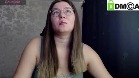 Welcome guys  Pleasure to see you all here  My name is MichaelaTip menu is active Private is open  online show from October 6, 4:08 am