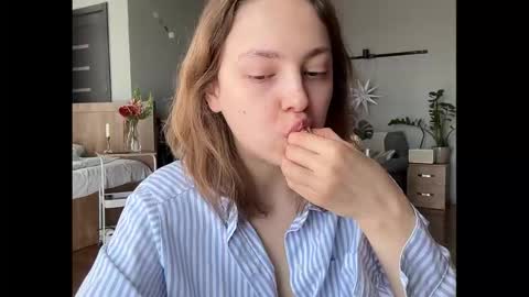Snapshot of holydori chatting on September 24, 8:10 am dori not holy get my tg channel with link from description under last photo online show from September 24, 8:10 am