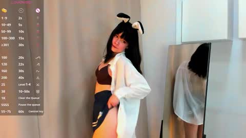 Snapshot of honeey_beee chatting on September 28, 7:56 pm May online show from September 28, 7:56 pm
