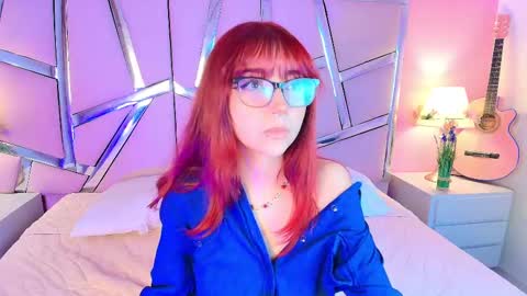 honeeymoonn online show from September 11, 3:24 pm