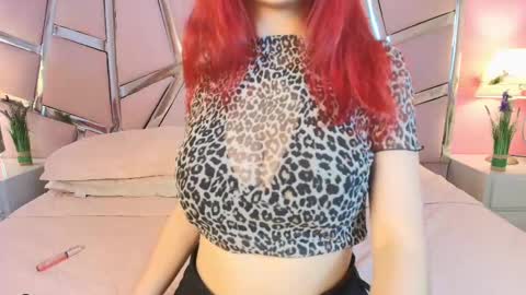 honeeymoonn online show from October 6, 2:13 pm