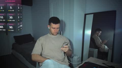 Snapshot of honestandrew chatting on March 11, 6:41 am Andrew online show from March 11, 6:41 am