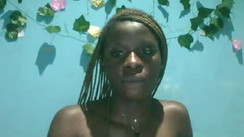 Snapshot of honey_bug2 chatting on September 16, 6:33 pm Queen online show from September 16, 6:33 pm
