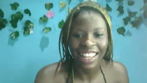 Snapshot of honey_bug2 chatting on October 9, 6:41 am Queen online show from October 9, 6:41 am