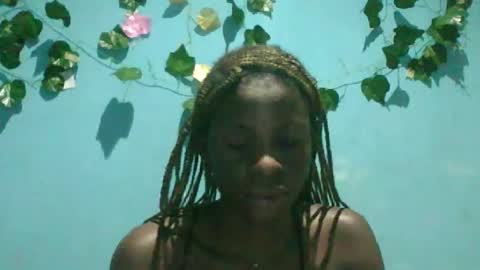 Snapshot of honey_bug2 chatting on September 24, 7:31 pm Queen online show from September 24, 7:31 pm