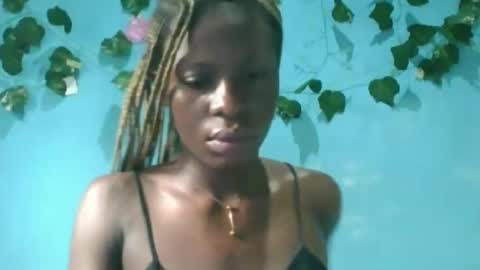 Snapshot of honey_bug2 chatting on September 21, 6:17 am Queen online show from September 21, 6:17 am