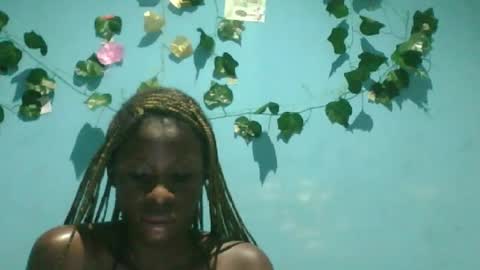 Snapshot of honey_bug2 chatting on September 25, 9:00 pm Queen online show from September 25, 9:00 pm