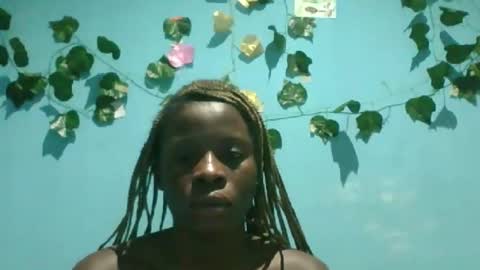 Snapshot of honey_bug2 chatting on September 26, 9:12 pm Queen online show from September 26, 9:12 pm