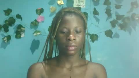 Snapshot of honey_bug2 chatting on October 13, 11:07 pm Queen online show from October 13, 11:07 pm