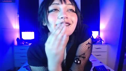 Snapshot of honey_dark chatting on February 12, 3:29 am Honney online show from February 12, 3:29 am