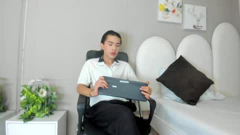 honey_hex_ online show from May 11, 12:56 pm