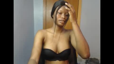 Snapshot of honey_juicydoll chatting on October 9, 9:04 am Sonia online show from October 9, 9:04 am