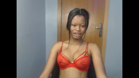 Snapshot of honey_juicydoll chatting on October 8, 9:04 am Sonia online show from October 8, 9:04 am