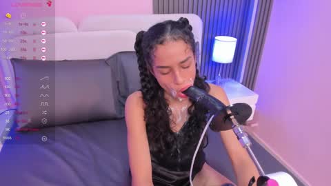 honey_sofii_ online show from February 28, 6:09 pm