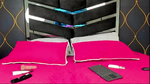 Snapshot of honey_sweett_ chatting on October 4, 12:08 am Honey online show from October 4, 12:08 am